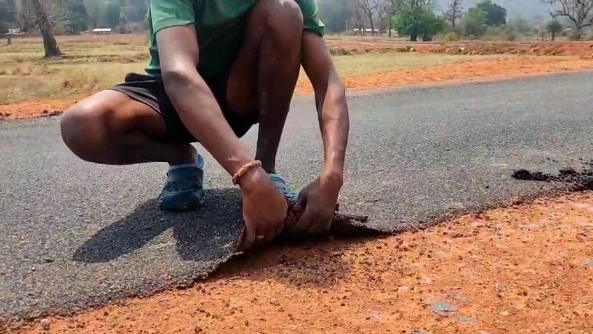 लगभग 3 करोड़ की सड़क जर्जर, ठेकेदार-इंजीनियर पर मिलीभगत के आरोप