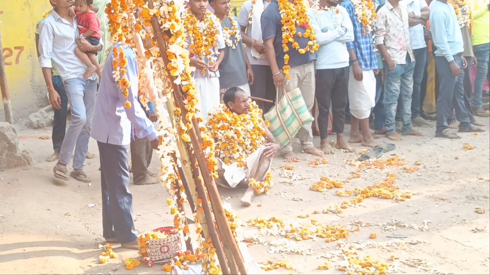 देव परिक्रमा और पारंपरिक आयोजन बना आकर्षण, श्रद्धालुओं की भारी भीड़