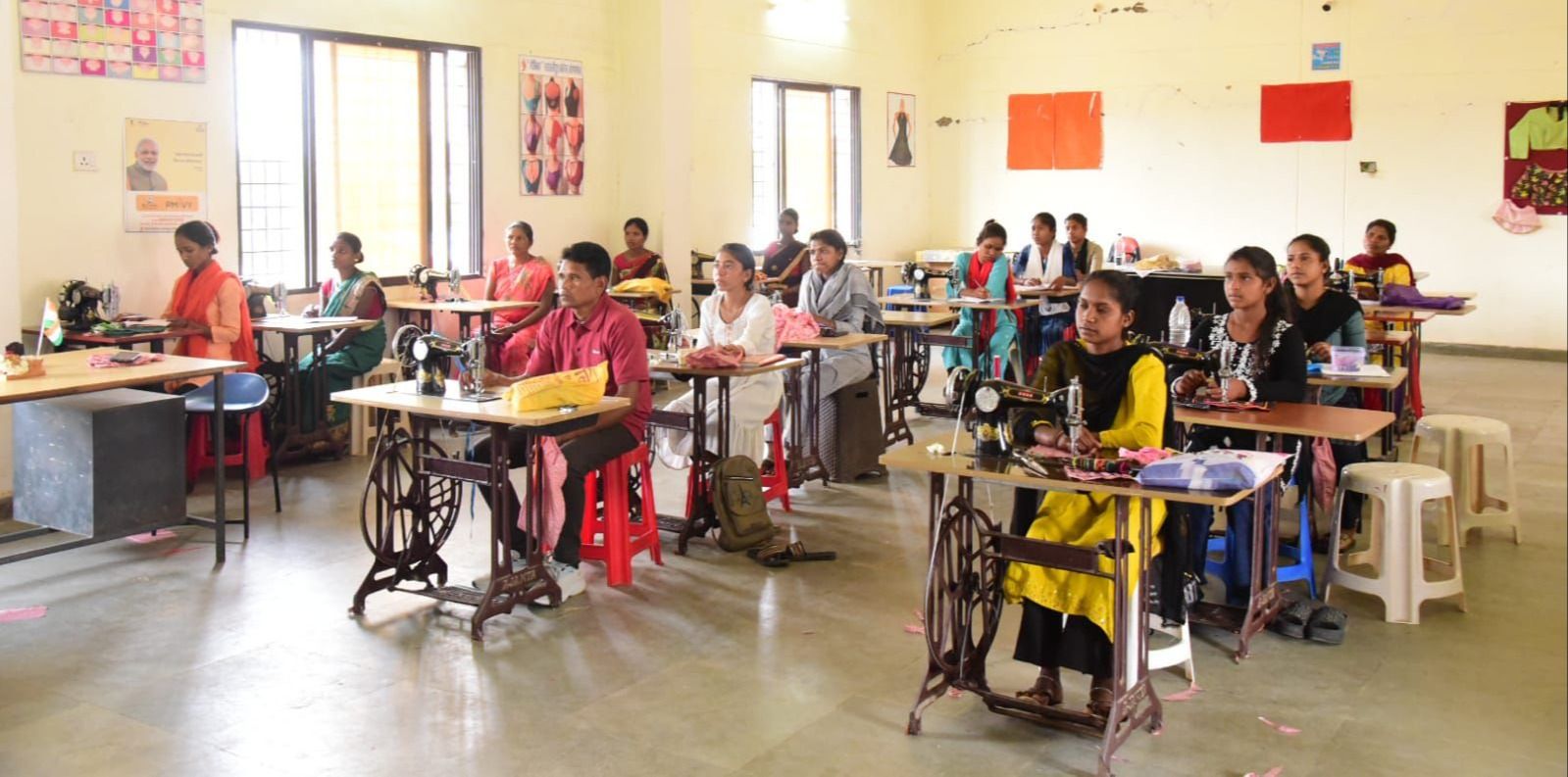 कौशल प्रशिक्षण से बढ़ रहा आत्मविश्वास, रोजगार के अवसर हो रहे सशक्त