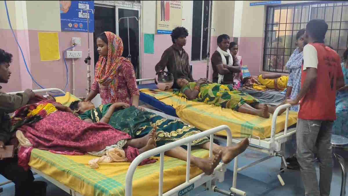 हादसे में 37 लोग घायल, दो की मौत