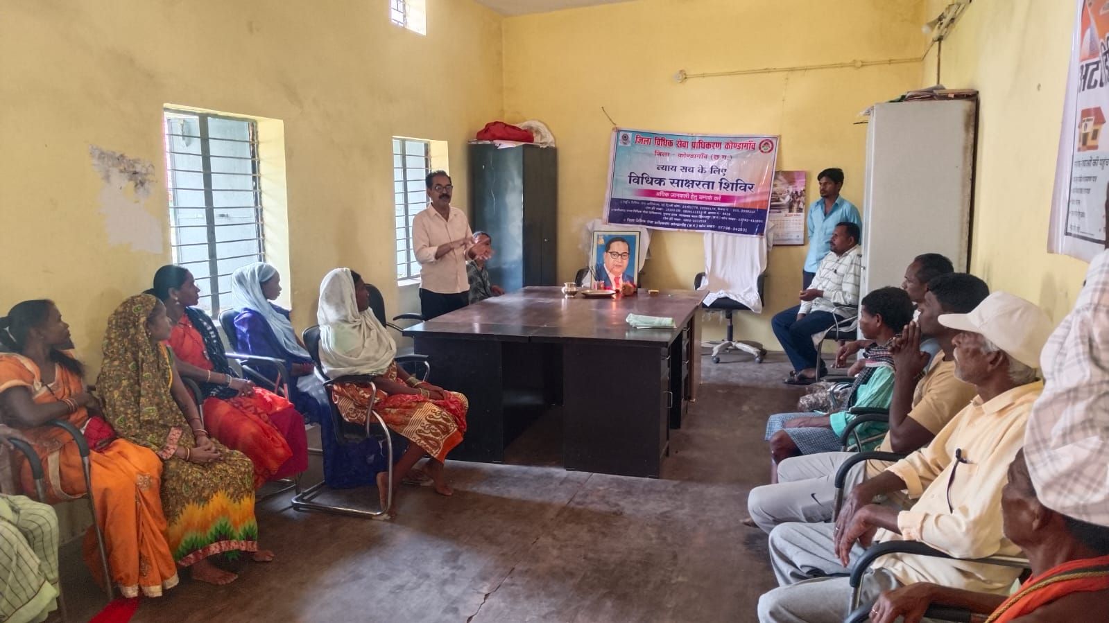 अंबेडकर जयंती पर ग्राम पंचायत बम्हनी में विधिक जागरूकता शिविर आयोजित