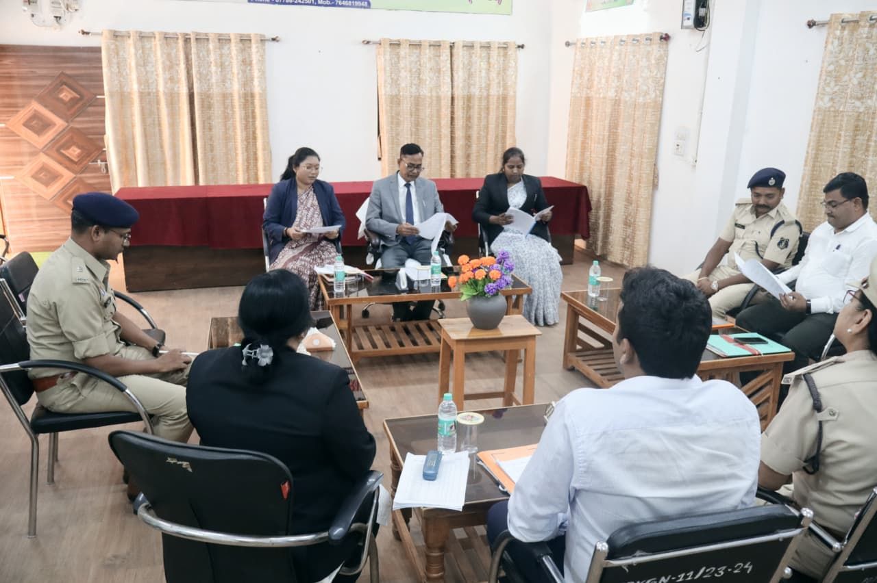 लंबित प्रकरणों के त्वरित निराकरण, जमानत एवं निःशुल्क विधिक सहायता पर दिया गया जोर