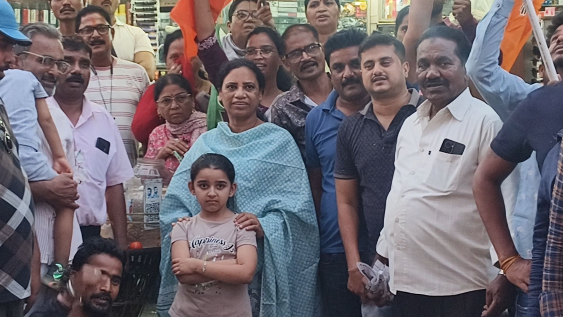 लता उसेंडी ने झारमुरी और मिठाई बांटकर मनाया जश्न, तीन राज्यों में जनादेश