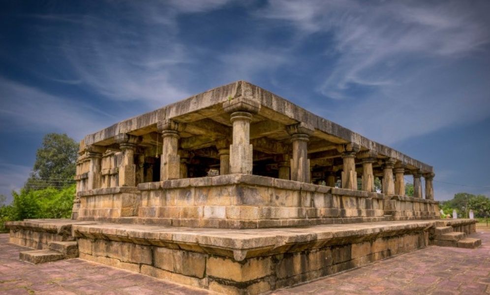 बारसूर का बत्तीसा मंदिर अद्भुत शिल्पकला का प्रतीक