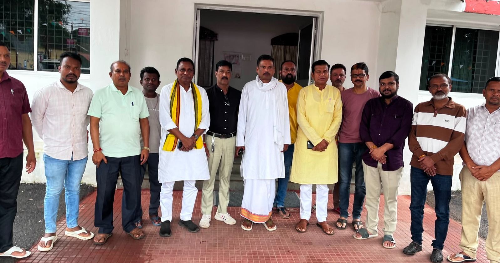 कोण्डागांव रेस्ट हाउस में कांग्रेस नेताओं का गर्मजोशी से स्वागत, संगठन और जनहित के मुद्दों पर हुई चर्चा