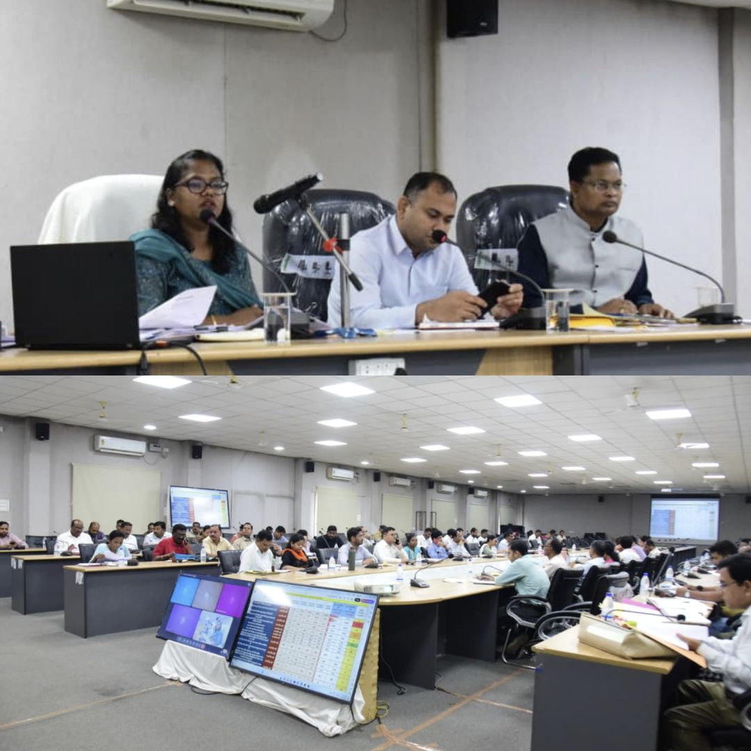 कलेक्टर ने समय-सीमा बैठक में योजनाओं, निर्माण कार्यों और जनशिकायतों की समीक्षा की, अधिकारियों को दिए समयबद्ध निराकरण के 
