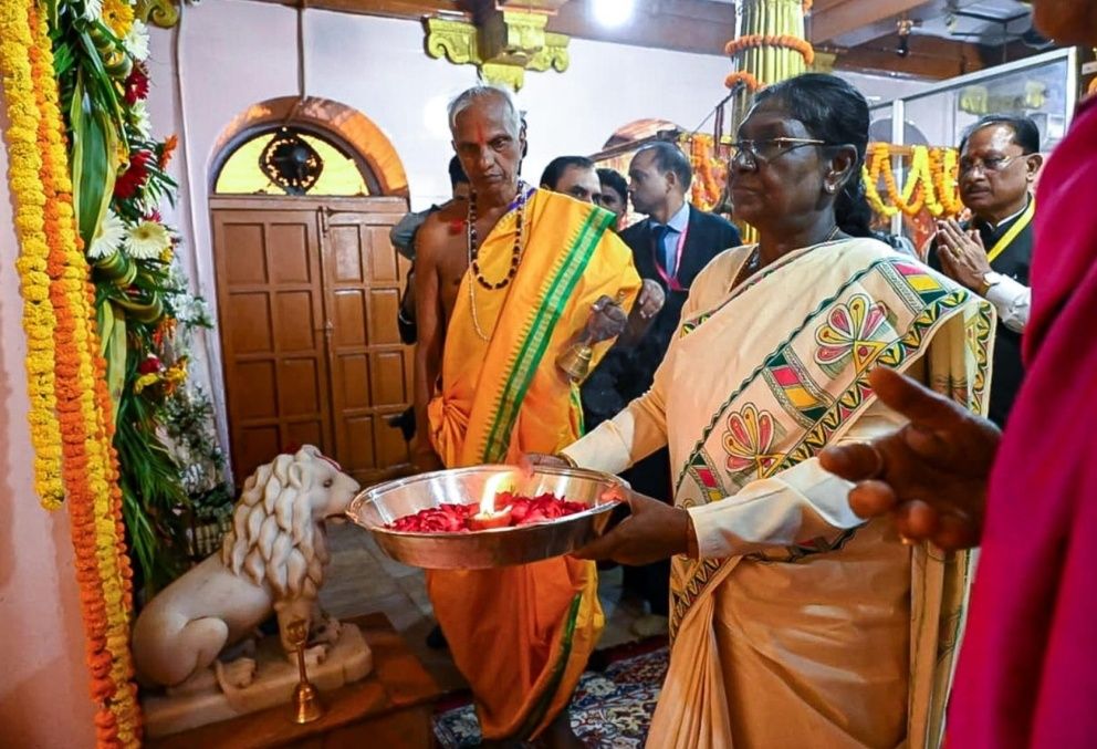 राज्यपाल रमेन डेका और मुख्यमंत्री विष्णु देव साय भी रहे उपस्थित, देश की सुख-शांति और समृद्धि की कामना की