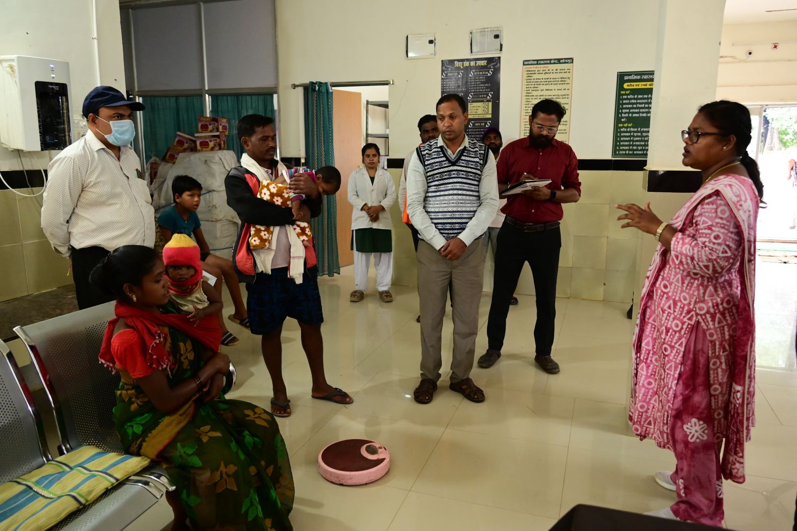 गर्भवती महिलाओं और कुपोषित बच्चों पर विशेष ध्यान देने के निर्देश