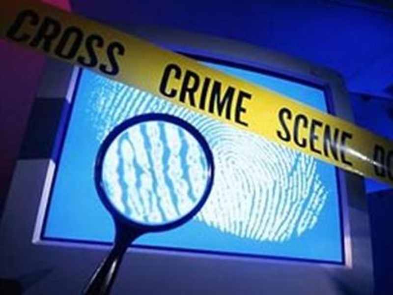 सरकारी जमीन को अपना बताकर अधिकारी की पत्नी से की 23 लाख की ठगी