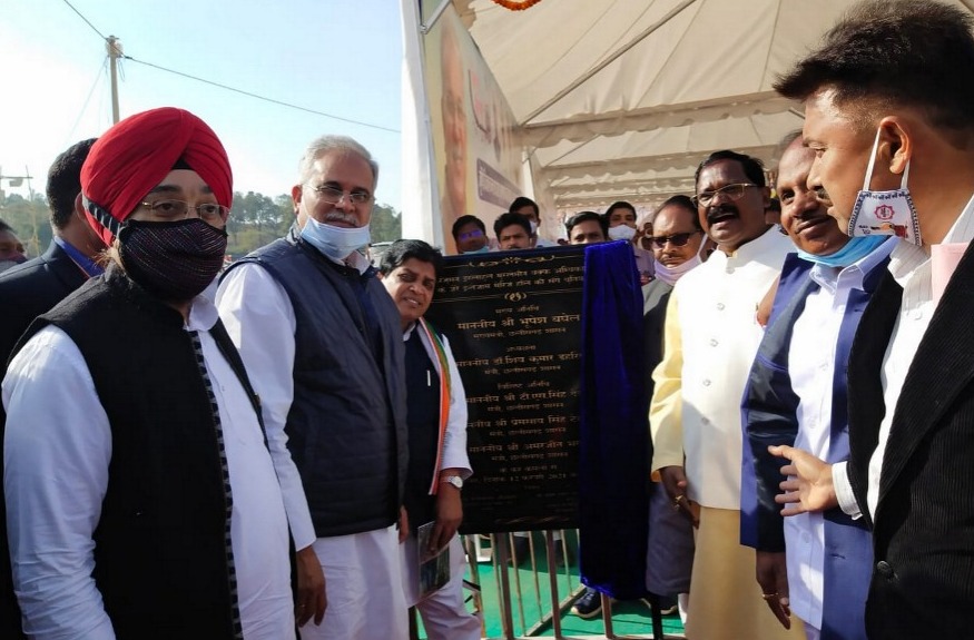 ​​​​​​​मुख्यमंत्री बघेल ने अंजुमन इस्लाहुल मुस्लेमीन वक्फ द्वारा बनाए जाने वाले मैरिज हॉल का किया शिलान्यास