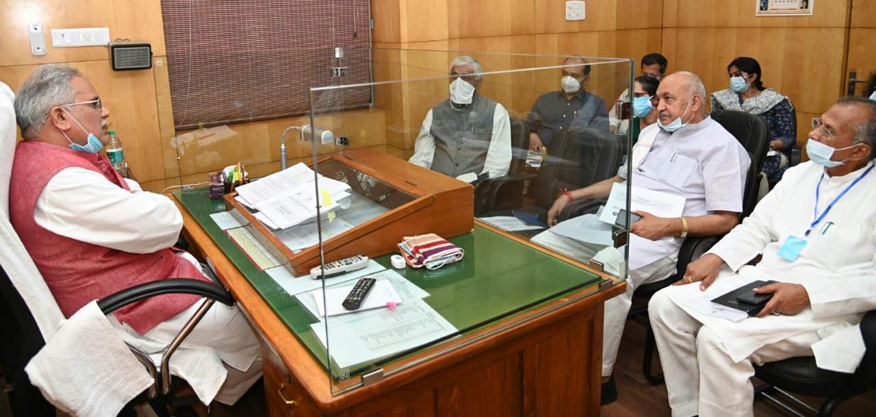 प्रदेश में कोरोना संक्रमण की रोकथाम और बचाव के उपायों का किया जाए कड़ाई से पालन: भूपेश बघेल