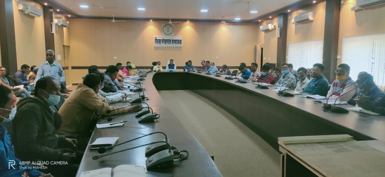 जिला पंचायत सीईओ ने ली गोधन न्याय योजना की समीक्षा बैठक
