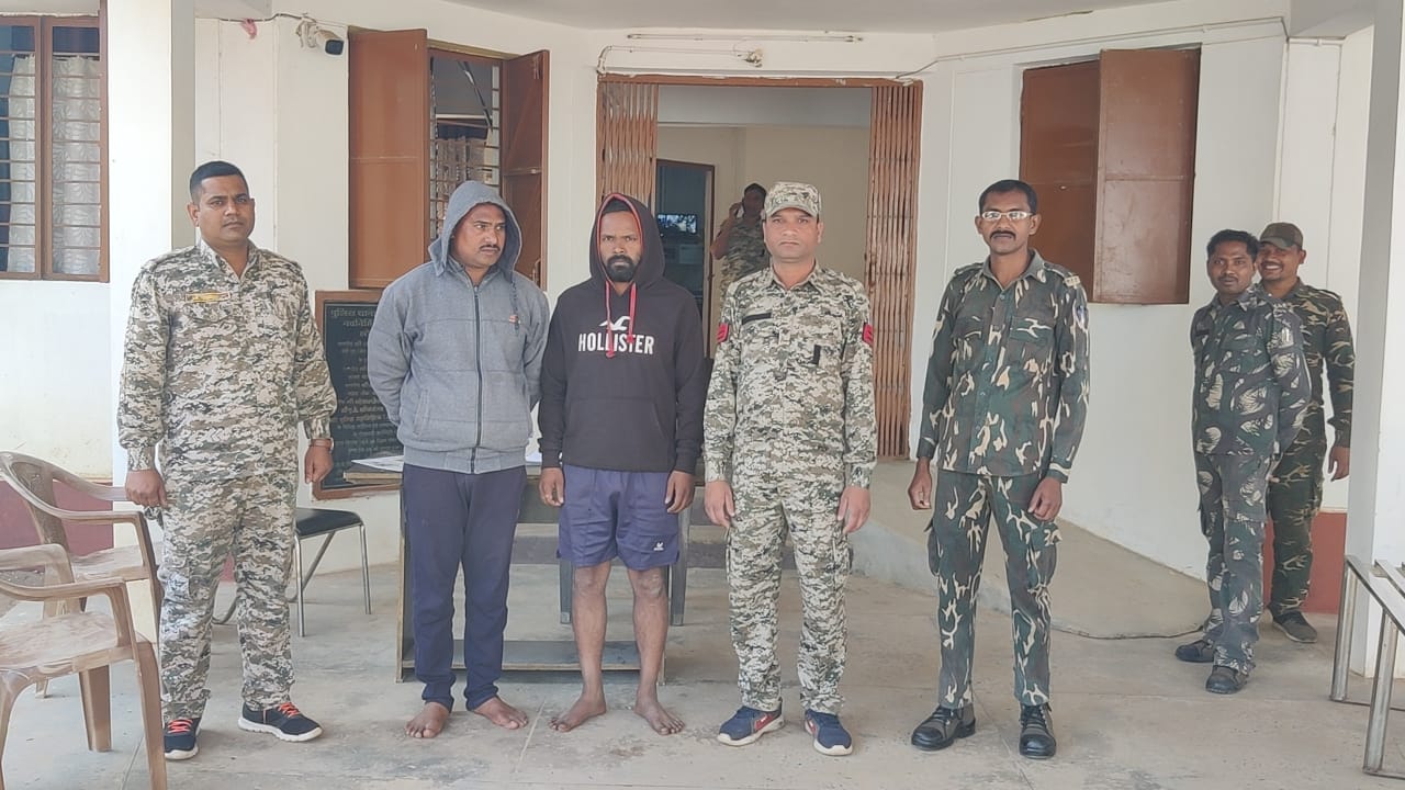 युवती से ब्लैकमेल 50 हजार रुपए ऐंठने के साथ ही किया दुष्कर्म, 2 आरोपी गिरफ्तार