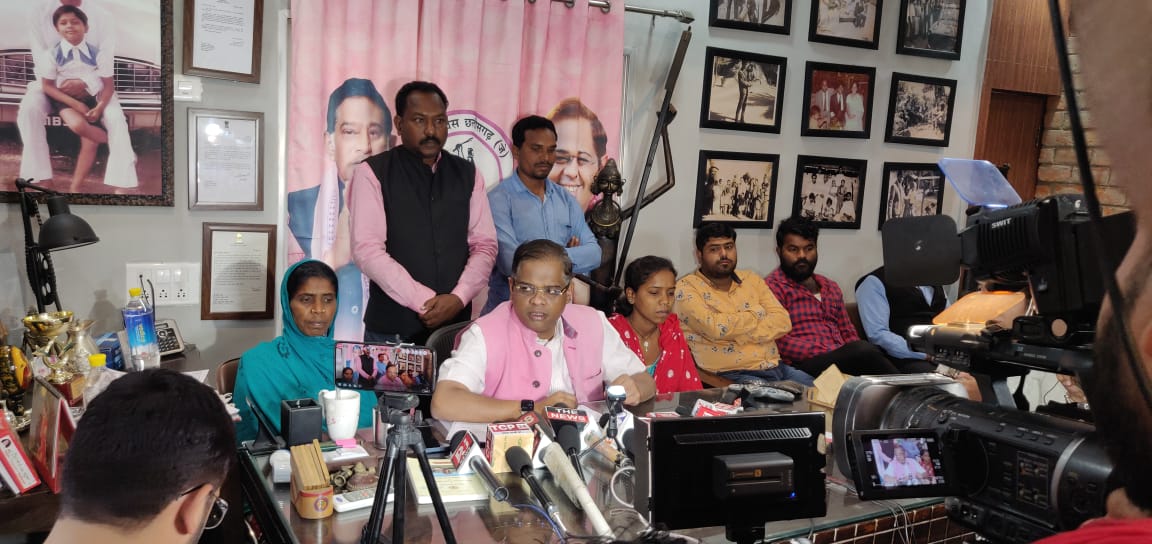 अमित जोगी ने दी कोंडागांव जिले के मृतक किसान परिवार को आर्थिक सहायता राशि