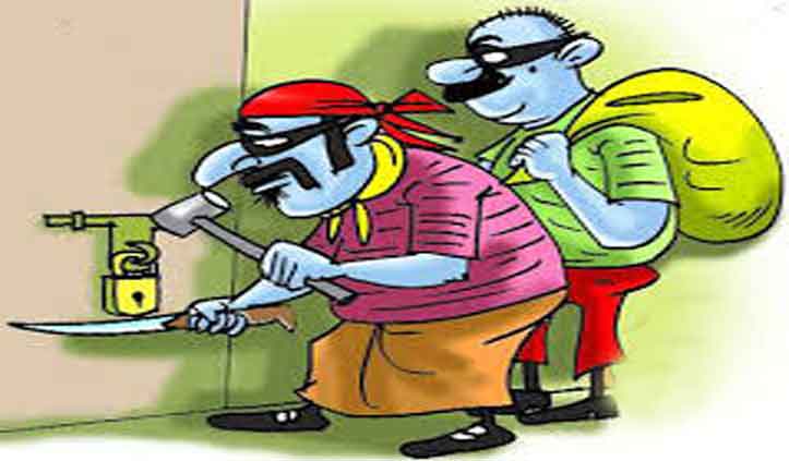 10 लाख के जेवरात के साथ तीन चोर गिरफ्तार,आरोपियों ने सेंधमारी कर किया था 17 घरों में चोरी