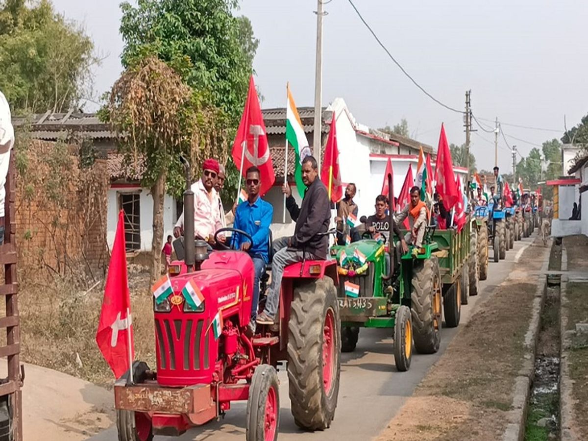 नक्सलियों ने किसानों के ट्रेक्टर परेड का किया समर्थन