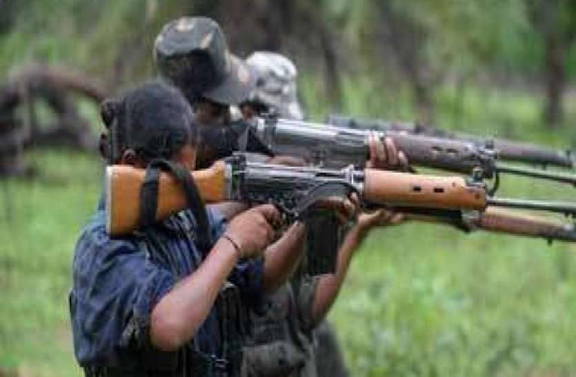 नक्सलियों ने लगाया पुलिस पर अवैध वसूली का आरोप