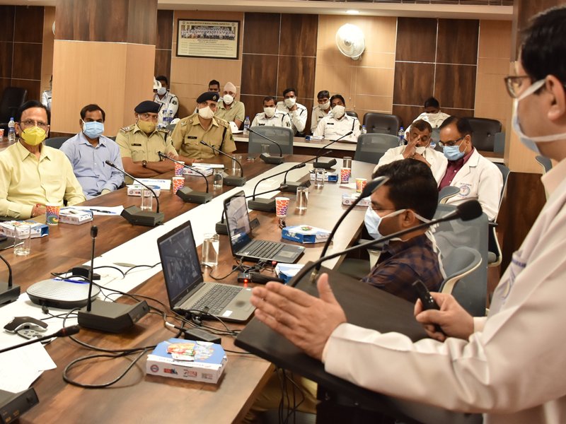 इयरप्लग्स और इयरमफ से मिल सकती है ट्रैफिक पुलिस को शोर से राहत
