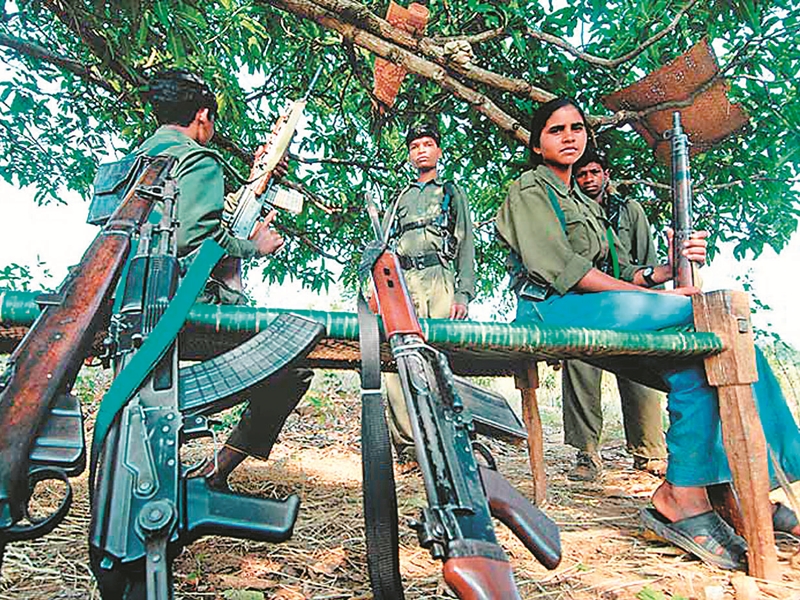 नक्सलियों के पास कम पड़ी कारतूस तो बढ़ा दी बारुदी सुरंगें