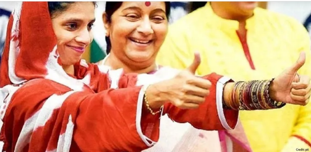 खत्म हुई पाक से भारत लौटी गीता के लंबे इंतजार की घड़ी, आखिर मिल ही गई असली मां