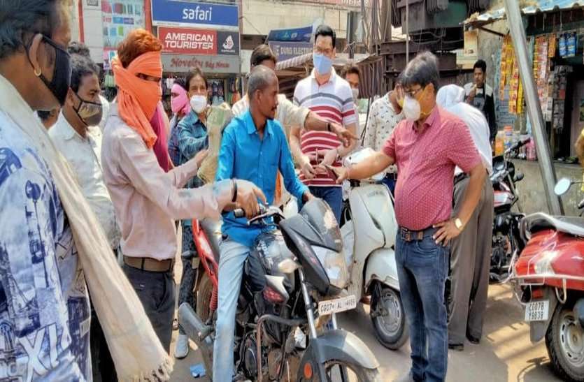 मास्क नहीं लगाने वालों के खिलाफ निगम ने छेड़ा बड़ा मुहिम, 251 लोगों पर लगाया जुर्माना