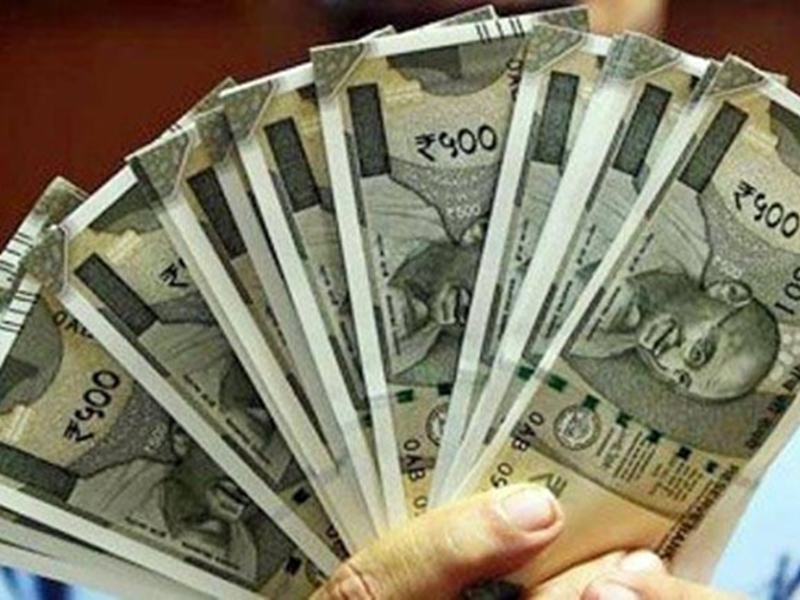 करेंट से पहले झटका, ग्राहकों से 1,700 वसूली, नहीं दे रहे रसीद