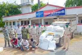उरकुरा में अवैध रूप में शराब के भण्डारण पर आबकारी विभाग की बड़ी कार्रवाई : शिथिलता बरतने वाले आबकारी अधिकारी किए गए अटैच