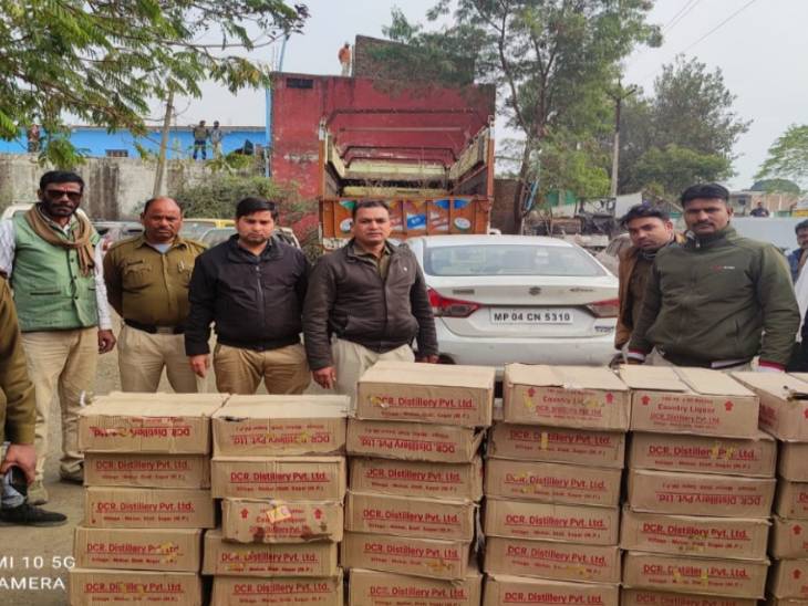  शराब तस्करी करते 2 गिरफ्तार,कार की डिक्की से 400 पौव्वा देशी मशाला शराब जब्त