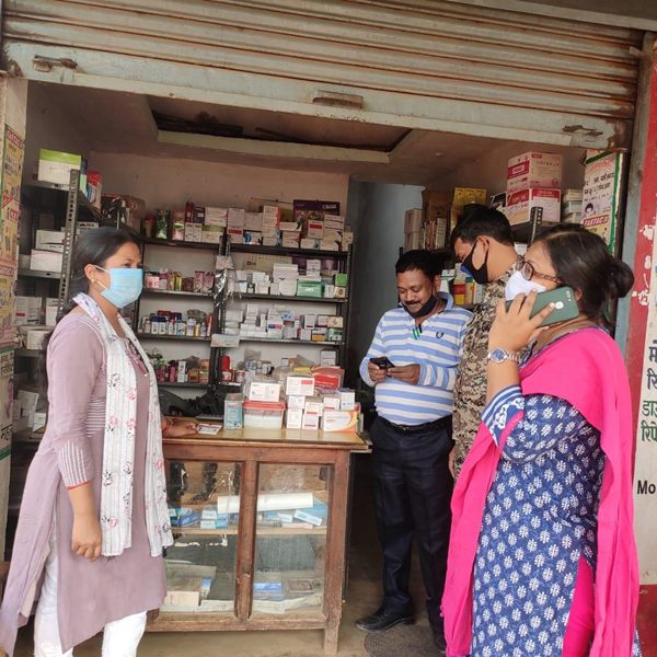 एसडीएम की टीम ने भानबेड़ा के दो क्लीनिक पर मारा छापा