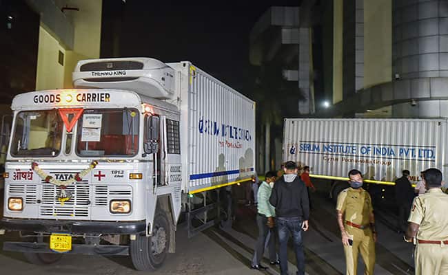 कंटेनर में छुपा कर ले जायी जा रही थी कीमती लकड़ी,2 करोड़ की खैर लकड़ी जब्त