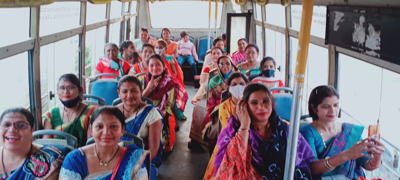 मुख्यमंत्री  भूपेश बघेल की सौगात से उत्साहित महिलाओं ने लिया क्रिकेट मैच का आनंद