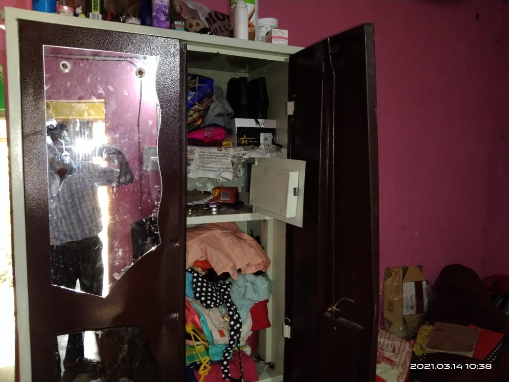 सूने मकान में चोरी, चोर ले उड़े सोने के आभूषण