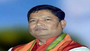 आदिवासियों को बेघर कर गांधी परिवार को खुश करना चाहते हैं मुख्यमंत्री - महेश गागड़ा