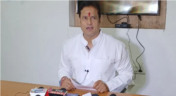राहुल गाँधी की तरह देश में और कोई साहसिक नेता नहीं जो आज की युवा पीढ़ी के साथ सार्वजनिक मंच पर तर्क-वितर्क कर सके-विकास उपाध्याय