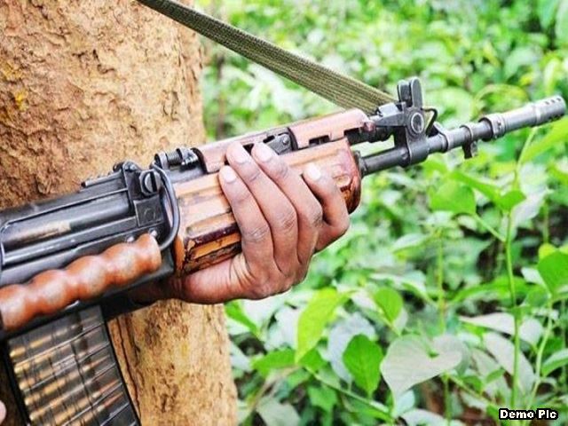 एक लाख के ईनामी पुरूष नक्सली एवं महिला नक्सली गिरफ्तार