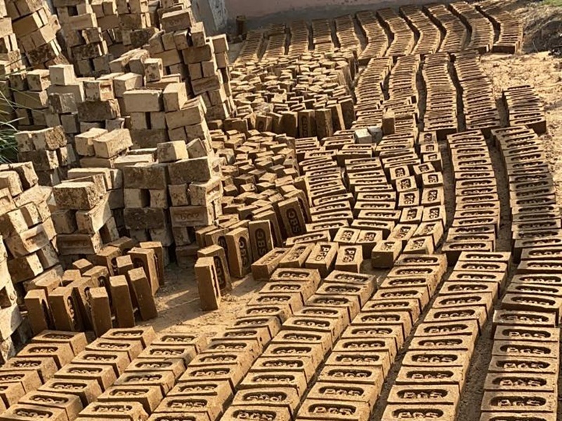 आग में जले न पानी में पिघले गोबर की ईंट