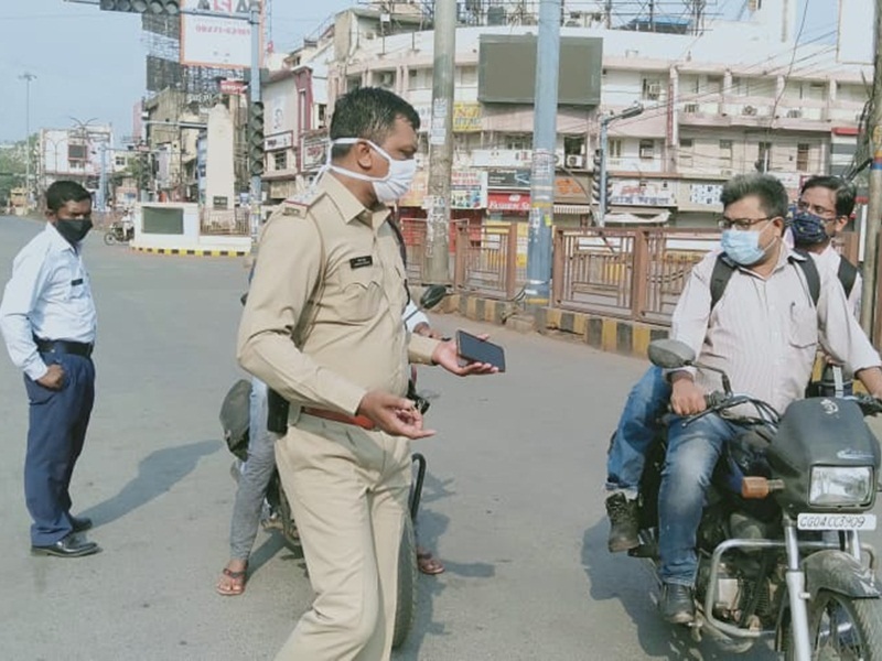 रायपुर में संपूर्ण लॉकडाउन का असर, सड़कों पर पसरा सन्नाटा