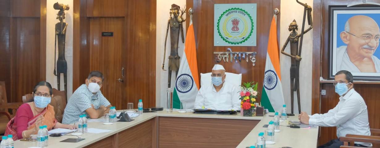 कोरोना संक्रमण के प्रसार को रोकने के लिए महाराष्ट्र से प्रदेश मेें आने वाले लोगों की कोरोना जांच आवश्यक, क्वारेंटाईन केन्द्र भी बनाए - राज्यपाल सुश्री अनुसुईया उइके