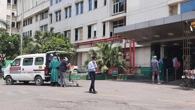 दिल्ली में ऑक्सीजन पर हाहाकार: सर गंगाराम अस्पताल में 25 की मौत