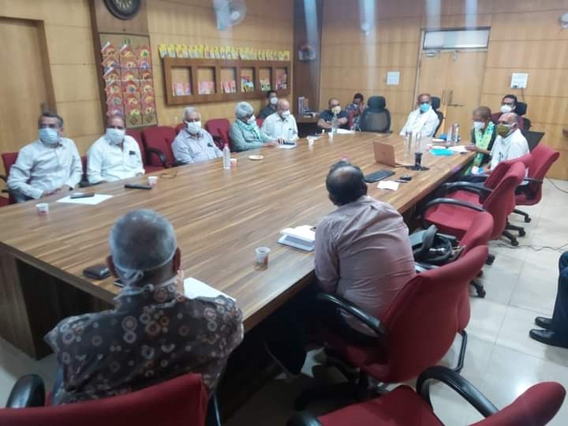 आइएएस, डाक्टर और समाजसेवियों का संगठन 'वी द पीपुल' करेगा कोरोना पीड़ितों की मदद