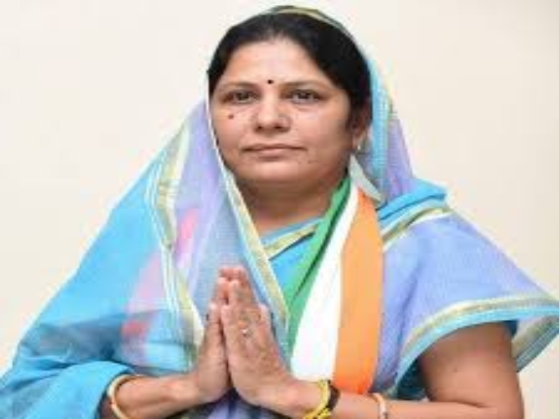 कांग्रेस विधायक अनिता शर्मा ने अधिकारी अशोक चतुर्वेदी के खिलाफ सोनिया गांधी को लिखा शिकायत पत्र