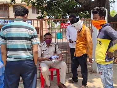 गरियाबंद में बिना काम घूमने वालों से पुलिस परेशान.....