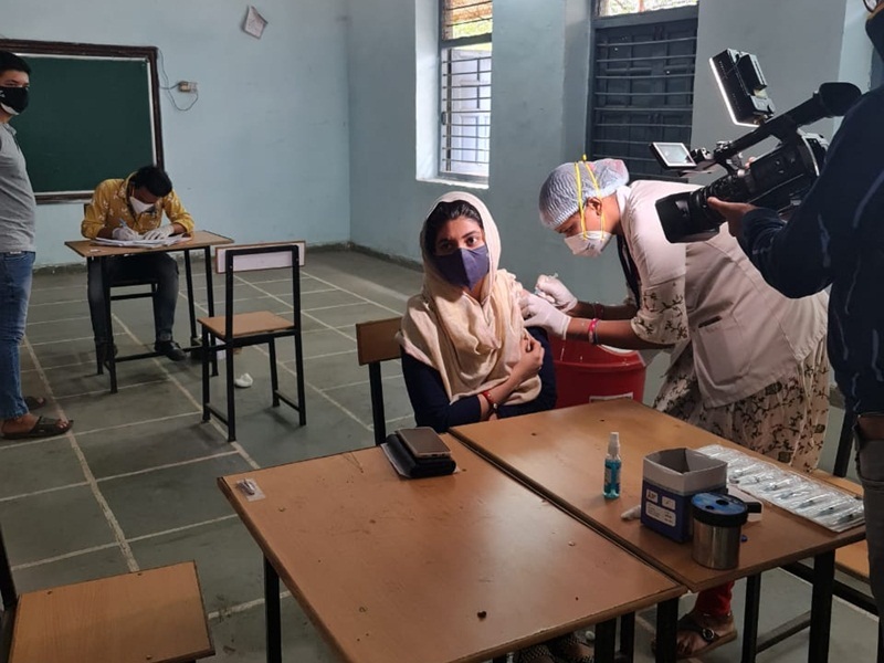 बिरगांव में 510 लोगों को लगाया गया टीका, रायपुर कलेक्टर ने किया आकस्मिक निरीक्षण