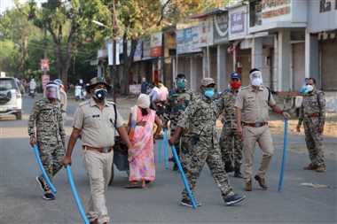 लॉकडाउन का उल्लंघन कर दुकान खोल कर सामन बेचने वाले दुकानदार पर पंडरिया पुलिस ने किया कार्यवाही
