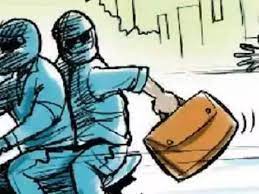 महिला से लूट की घटना को अंजाम देने वाले आरोपी 3 महीने बाद हुए गिरफ्तार