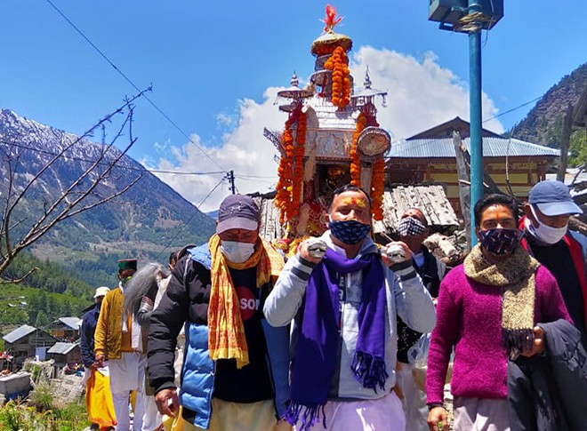 गंगोत्री धाम के कपाट श्रद्धालुओं के लिए खोले गए