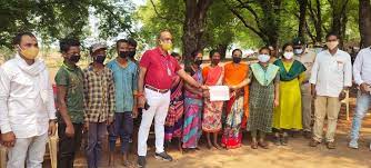 जंगली सूअर के हमले से मृतक के परिजनों को संसदीय सचिव, विधायक की पहल से डेढ़ माह के भीतर ही मिला मुआवजा