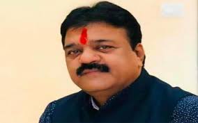 संसदीय सचिव रेख चंद जैन ने विधायक निधि दो करोड़ के साथ एक महीने की सैलरी कर दी दान