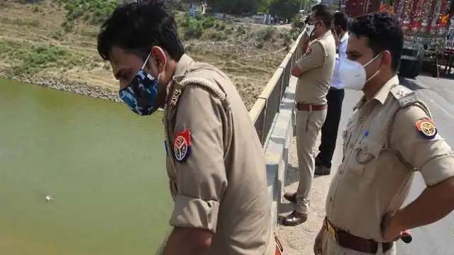 यमुना में कई लाशें दिखने से हड़कंप