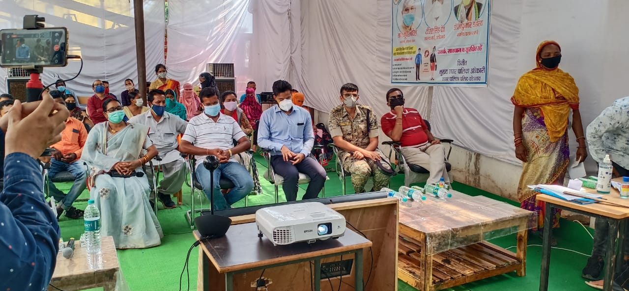 18 से 44 वर्ष के अंत्योदय कार्डधारी लोगों को टीकाकरण की शुरुआत, खट्टू सिंह ठाकुर को लगा पहला टीका